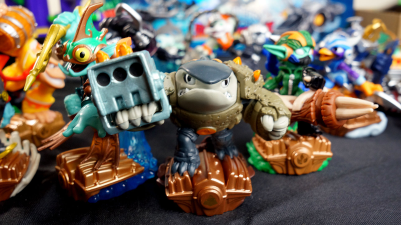 Illustration for article titled The Skylanders Superchargers Toys Are Mostly Great